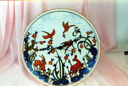 Ceramiche d-Arte di Albisola - Orologio in maiolica decorato
in calligrafico con meccanismo a pila. 